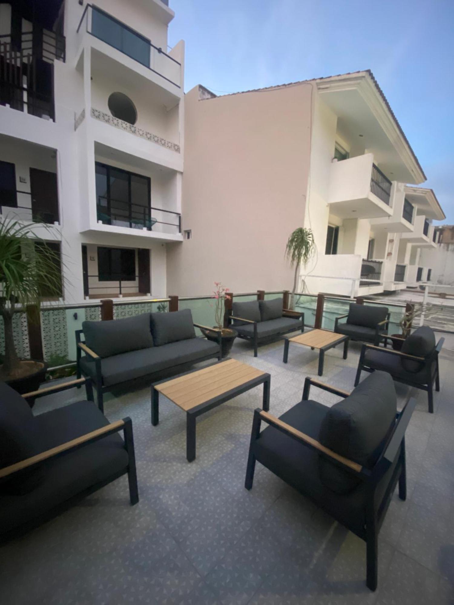 Aria Quinta Avenida & Rooftop *